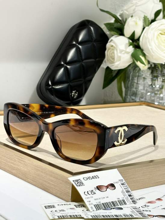 Picture of Chanel Sunglasses _SKUfw76989917fw